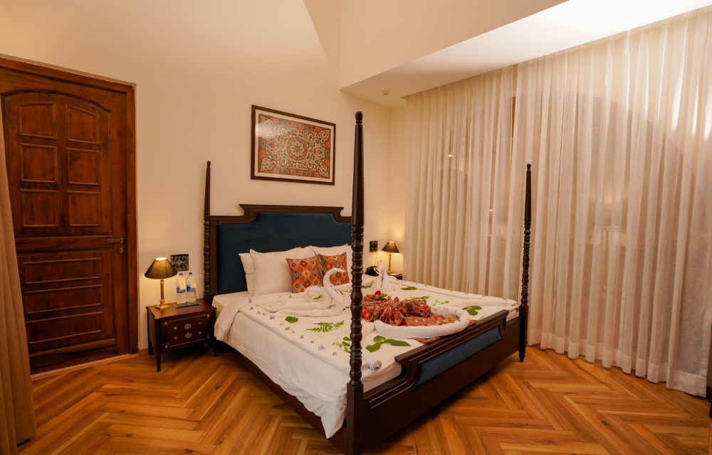 King Room with Pool and Tea Garden View