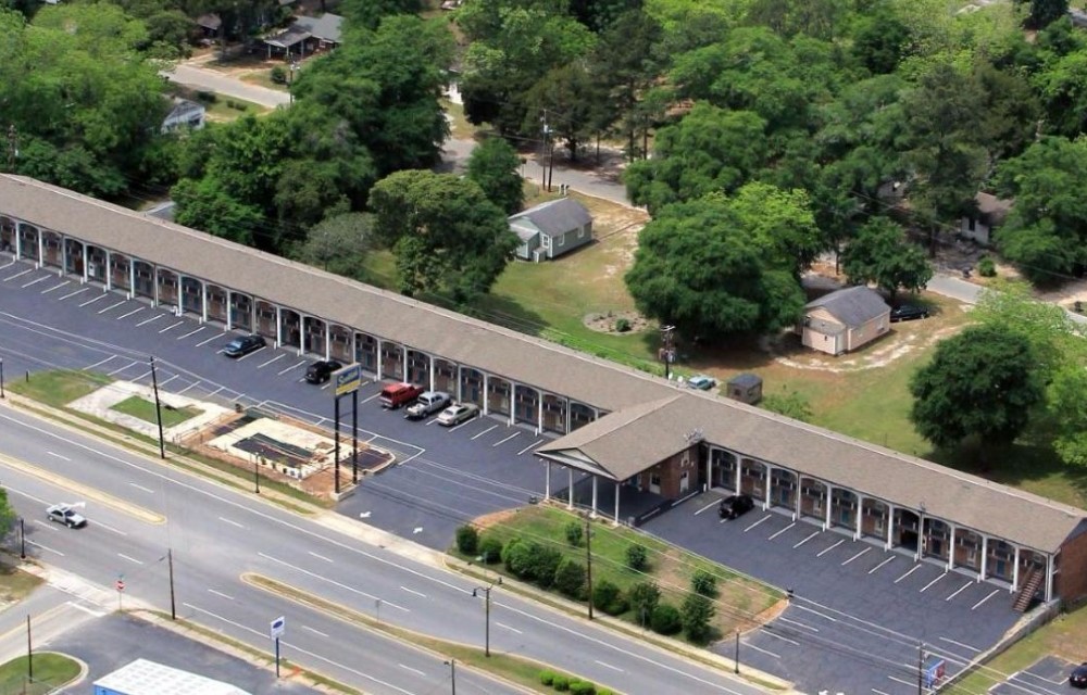 Compare prices of Guest House online