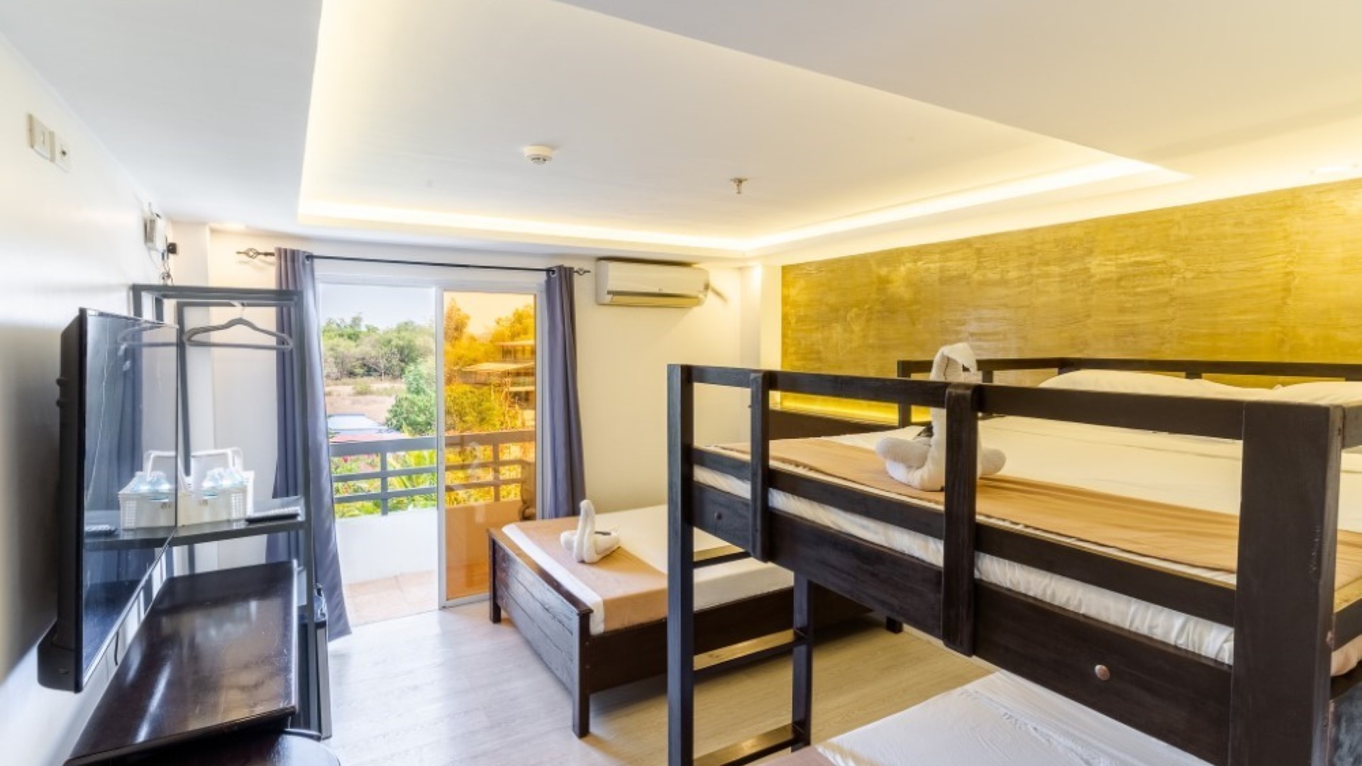 Spotlight Hotel