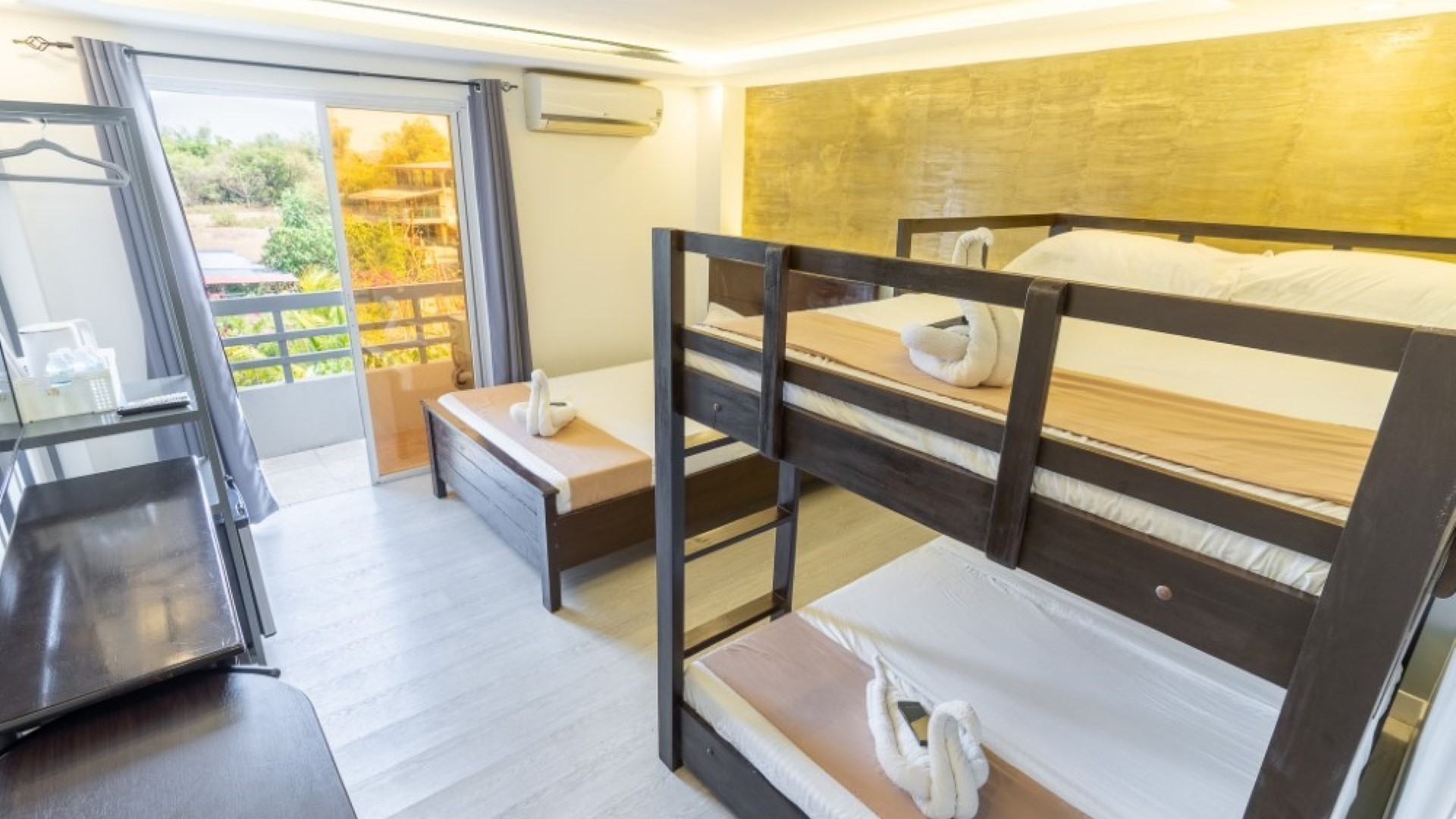 Spotlight Hotel