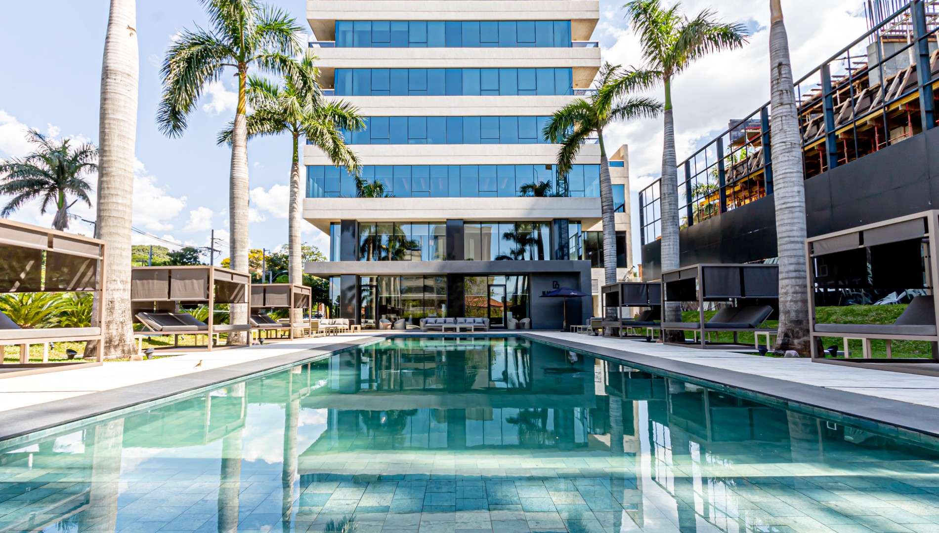 Hotel Deluxe-about-img